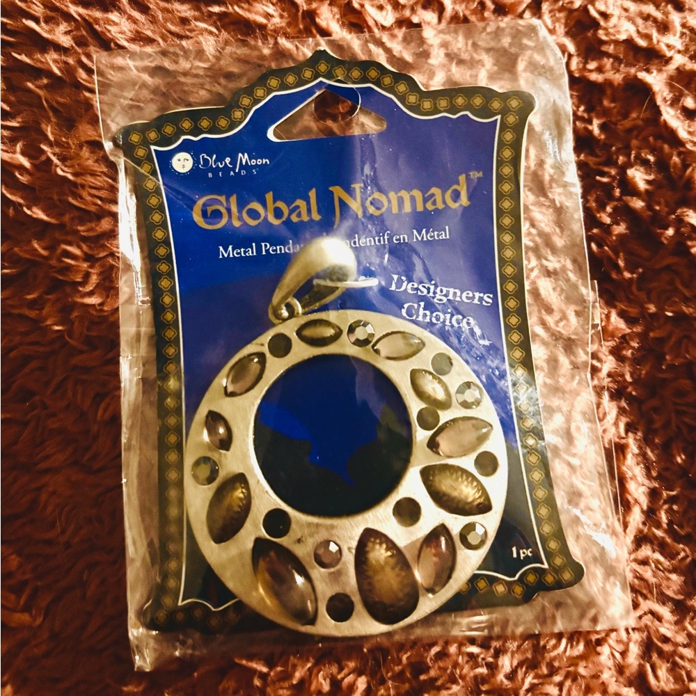 Blue Moon Beads - Global Nomad - Metal Pendant - 1pc